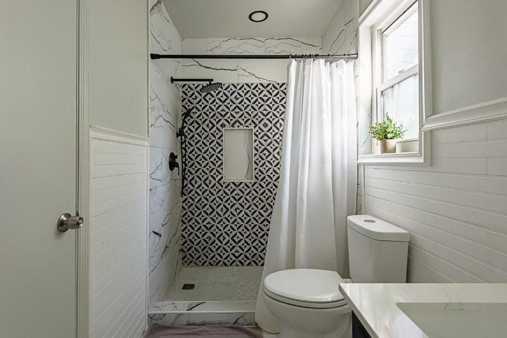 Cozy Townhome Retreat With King Bed Near I-10, Capitol, Fsu & Famu Tallahassee Exteriör bild