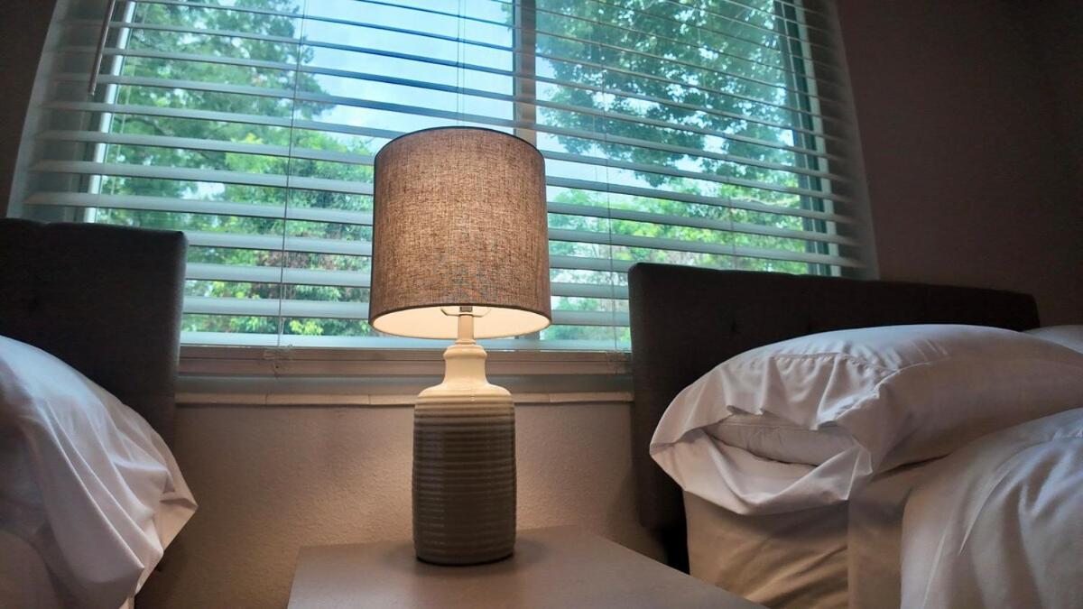 Cozy Townhome Retreat With King Bed Near I-10, Capitol, Fsu & Famu Tallahassee Exteriör bild